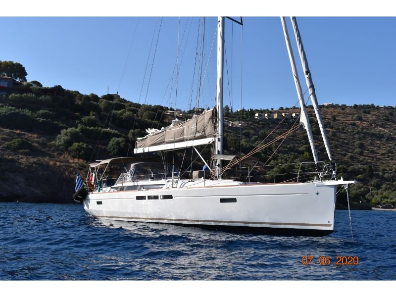 sailing charter with skipper greece on a 52ft sailboat with air condition